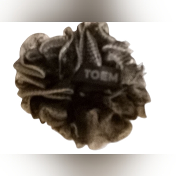 Toem -Loofah Brush 2 pc Set 17" Long Handled Charcoal Loofah & 1 Handheld Lóofah - Picture 6 of 8